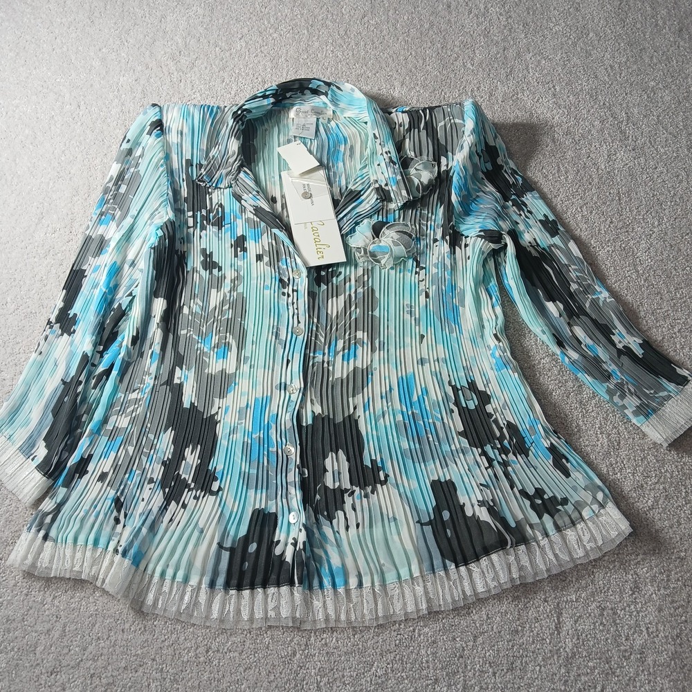 Great Cavalier by St.Paul Pleated Shirt Womens Large Embellished w/ Flowers NWT